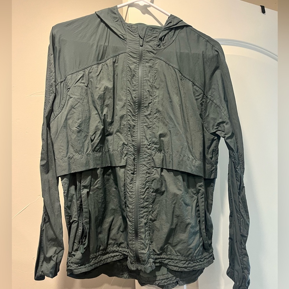 Lululemon windbreaker